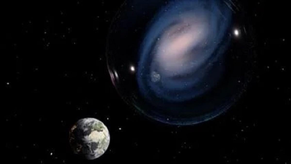 Художественное изображение спиральной галактики с перемычкой ceers-2112, наблюдавшейся в ранней Вселенной / фото Luca Costantin/CAB/CSIC-INTA