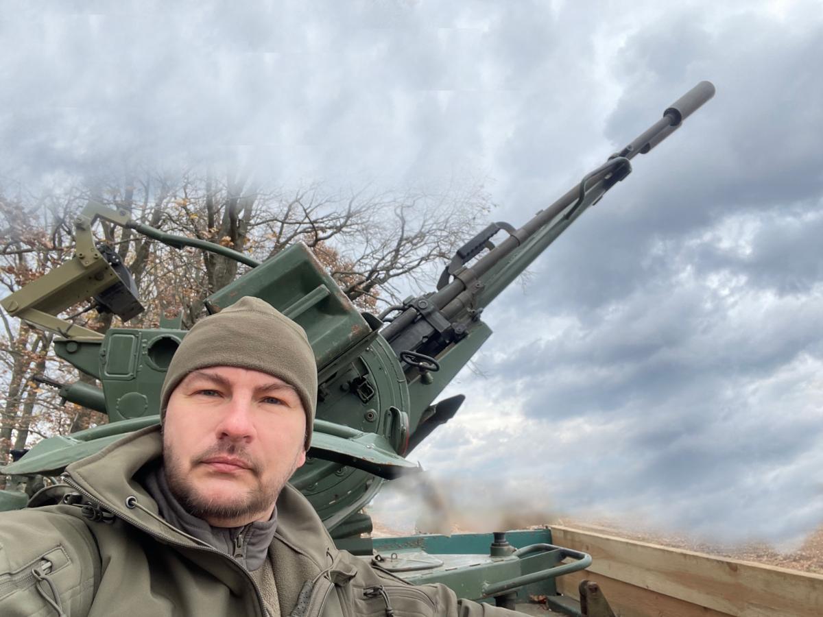 Когда работает большой РЭБ, идет согласование со всеми инстанциями, объяснил Сергей Флэш Бескрестнов / фото со страницы facebook.com/Serhii.Flash Когда работает большой РЭБ, идет согласование со всеми инстанциями, объяснил Сергей Флэш Бескрестнов / фото со страницы facebook.com/Serhii.Flash