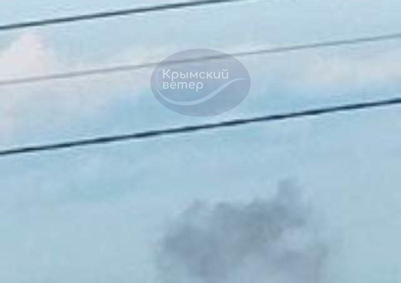 У Севастополі прогриміли вибухи / Кримський вітер У Севастополі прогриміли вибухи / Кримський вітер