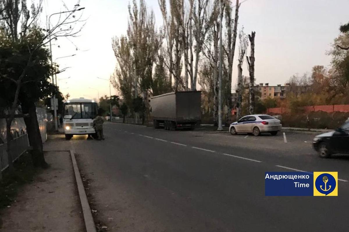 Росія каже, що шукає "маньяка", а сама проводить зачистки у селах Маріупольского району / фото Андрющенко Росія каже, що шукає "маньяка", а сама проводить зачистки у селах Маріупольского району / фото Андрющенко