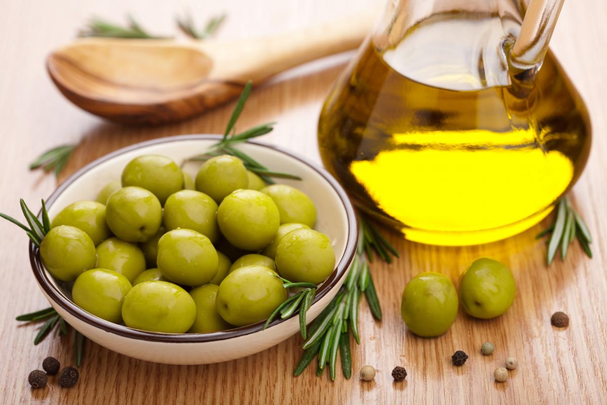 Употребление оливкового масла поможет сбросить лишние килограммы / ua.depositphotos.com