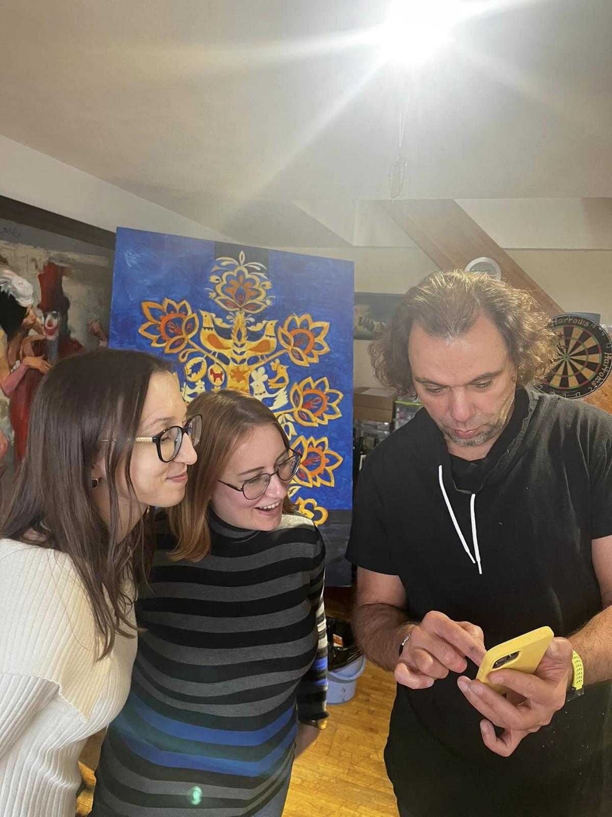 Виставка картин '100 картин жінок справжніх Героїв' відкриється 28 листопада Виставка картин '100 картин жінок справжніх Героїв' відкриється 28 листопада