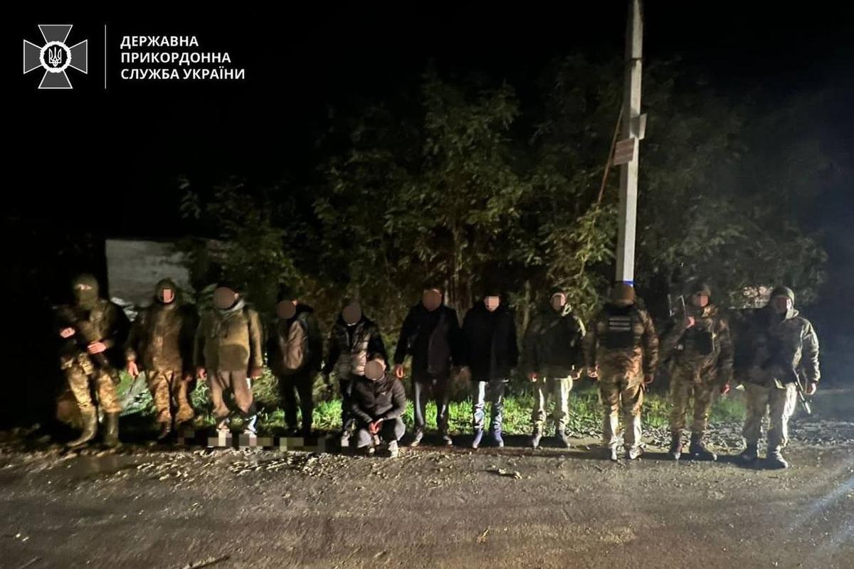 Пароль "картопля" мав допомогти ухилянтам виїхати з України / фото прес-служби Державної прикордонної служби України Пароль "картопля" мав допомогти ухилянтам виїхати з України / фото прес-служби Державної прикордонної служби України