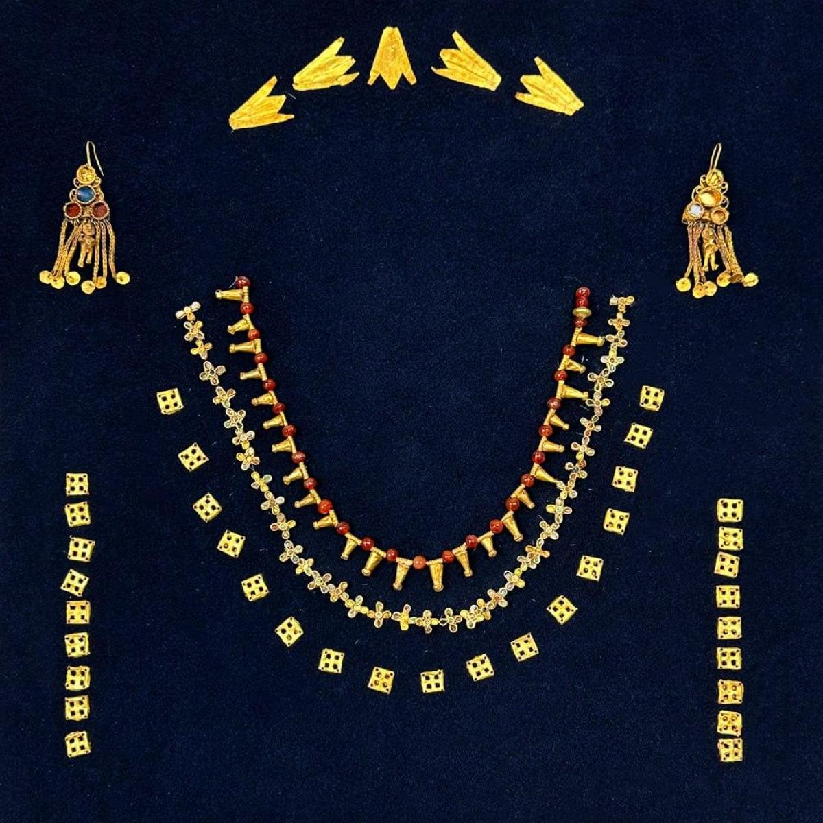 Возвращены античные скульптуры, скифские и сарматские украшения, китайские лаковые шкатулки / фото Национальный музей истории Украины