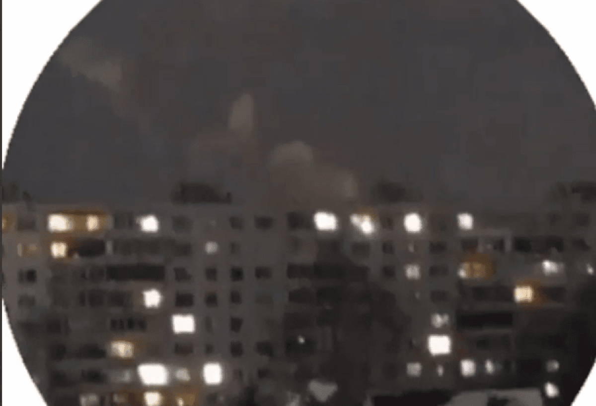 На смоленский завод упал дрон / скриншот с видео На смоленский завод упал дрон / скриншот с видео