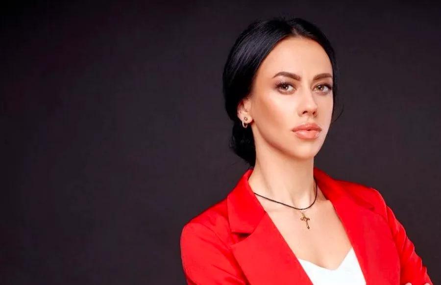 Марианна Буданова отравилась вместе с несколькими работниками ГУР / YouTube Марианна Буданова отравилась вместе с несколькими работниками ГУР / YouTube
