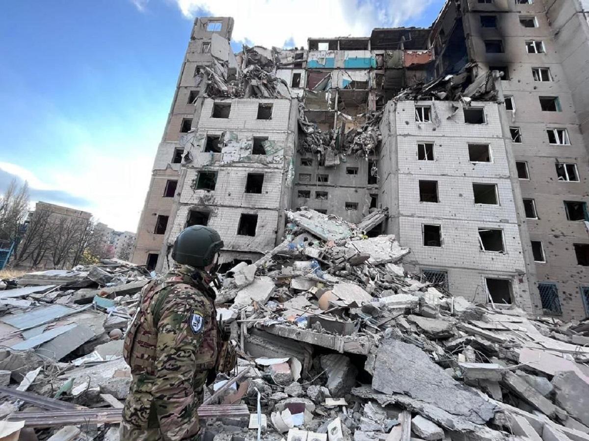 В девятиэтажный дом попала управляемая авиабомба - пять этажей полностью разрушены / фото предоставлено Геннадием Юдиным