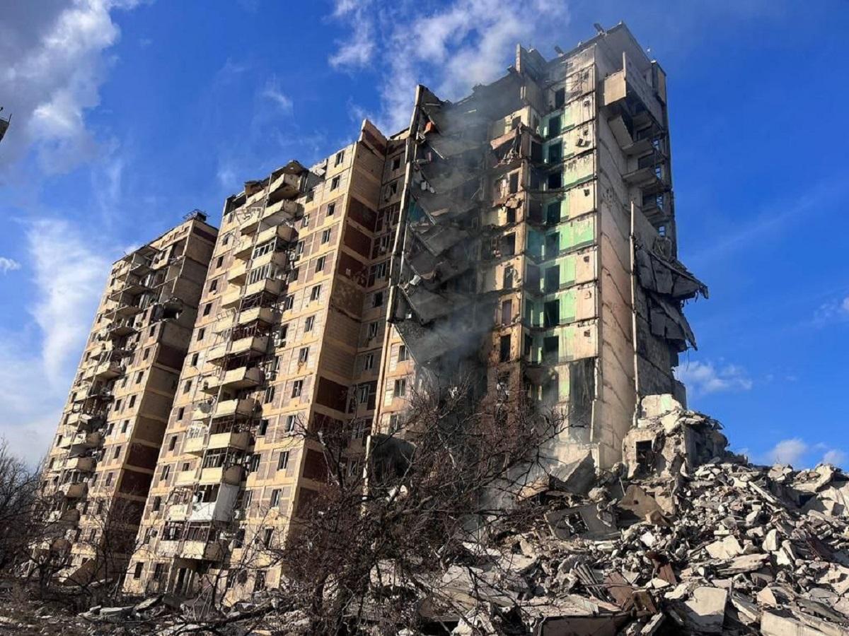 В городе разрушаются дома и под завалами гибнут люди / фото предоставлено Геннадием Юдиным