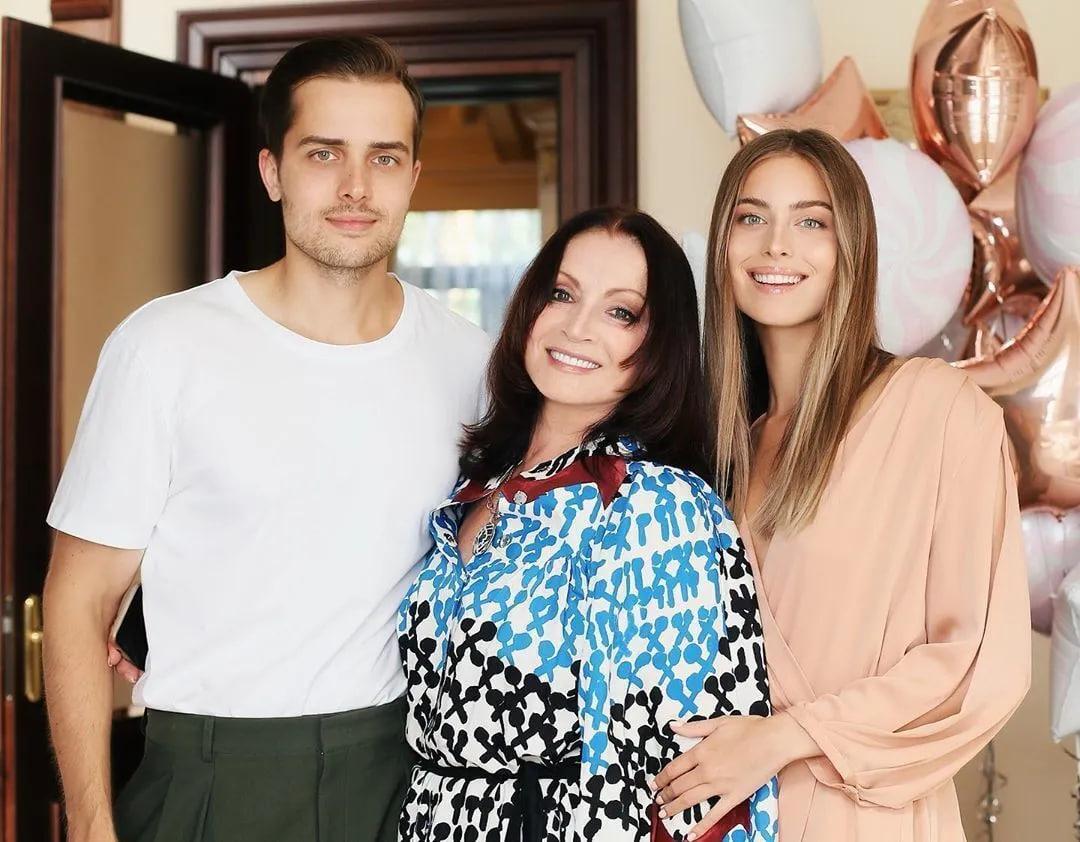 Софія Ротару допомогла онуку незаконно перетнути кордон / фото Instagram Софії Ротару Софія Ротару допомогла онуку незаконно перетнути кордон / фото Instagram Софії Ротару