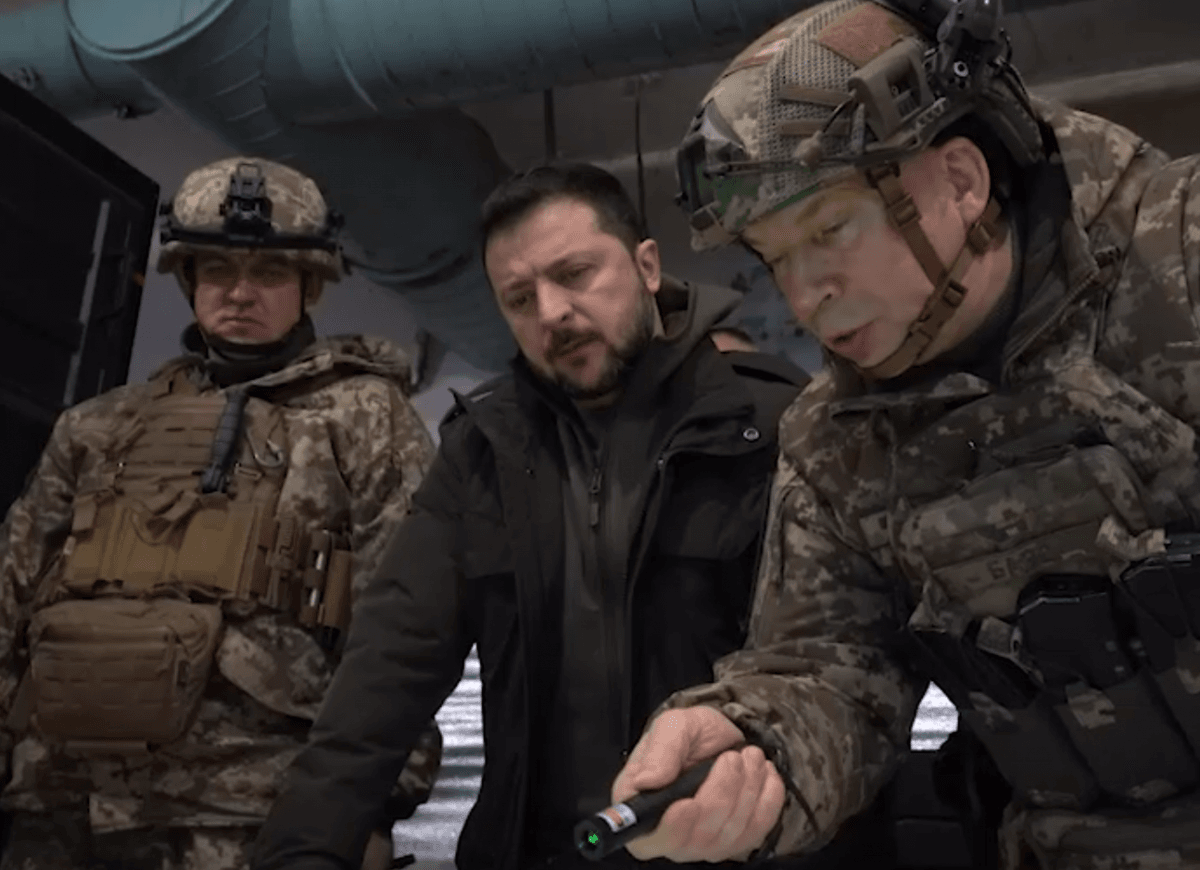 Володимир Зеленський виглядав засмученим на підсумковій прес-конференції / фото скриншот Володимир Зеленський виглядав засмученим на підсумковій прес-конференції / фото скриншот