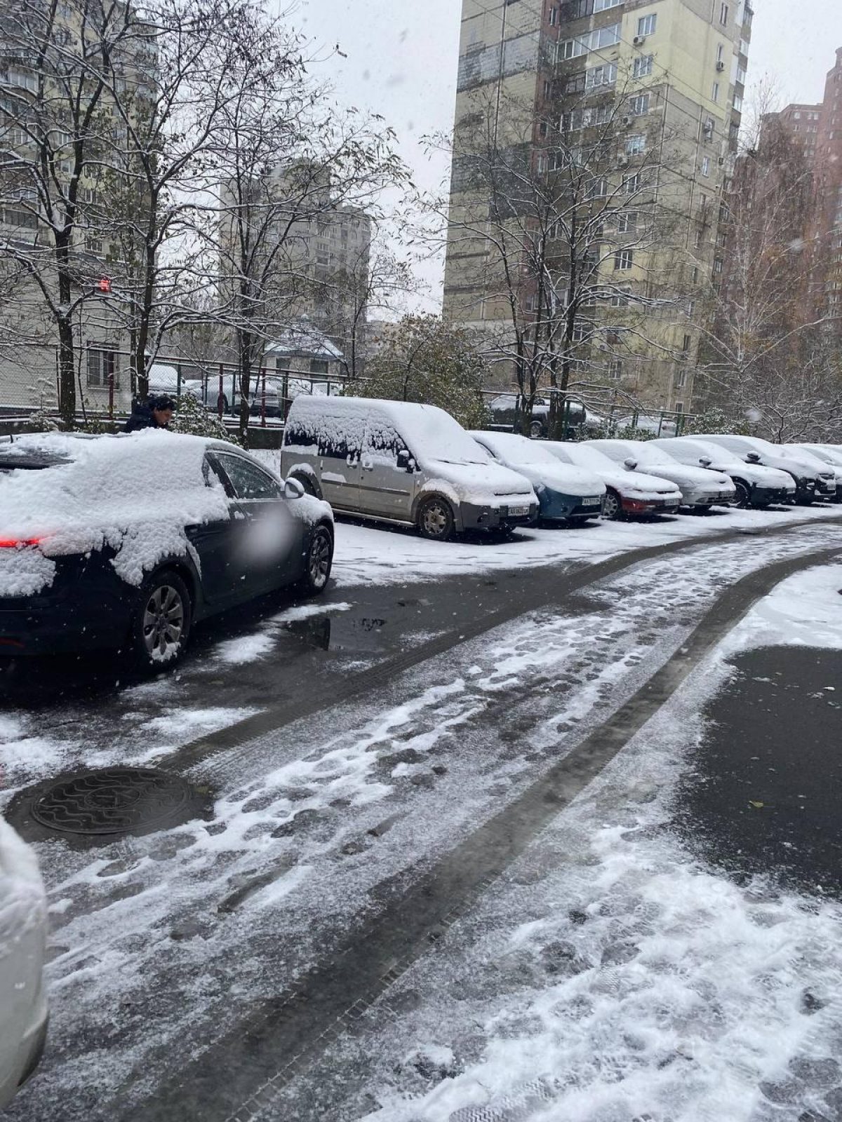 Фото Киев ночью засыпало первым снегом 22 ноября 2023