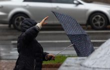 Синоптик прогнозирует сильные осадки и ветер в Украине: где будет бушевать непогода