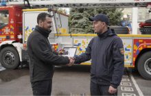 Спасатели Днепра получили новую пожарную автолестницу немецкого производства