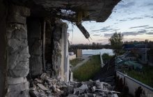 Російська авіація вдруге вдарила по мосту в Херсоні: знайдено загиблого чоловіка