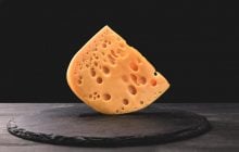 От жгучей Кастилии до швейцарских "сливок": диетологи назвали топ-10 полезных сыров