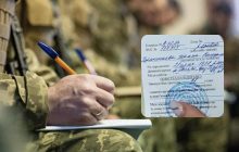 В мережі шириться фейк про вручення повістки 86-річній переселенці з Бахмута (відео)