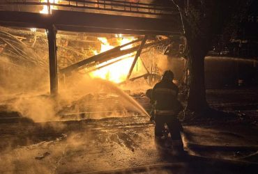 Нічна атака дронів: росіяни поцілили у нафтопереробний завод в Полтавській області