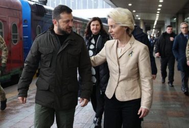 Зеленський зустрів президента Єврокомісії на залізничному вокзалі Києва (відео)