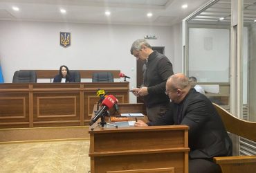 Не з'явився прокурор: суд переніс розгляд клопотання про зміну запобіжного заходу Коломойському