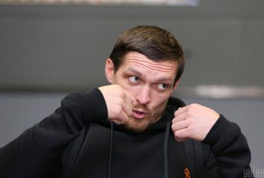 Усик отреагировал на скандальные высказывания Фарион об украинских воинах (видео)