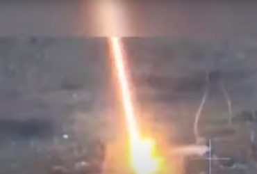 РФ показала роботу самонавідних касетних боєприпасів Мотив-3М під Авдіївкою (відео)