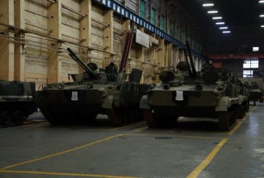 Армія РФ отримала партію нових БМП з глушилками дронів: що відомо