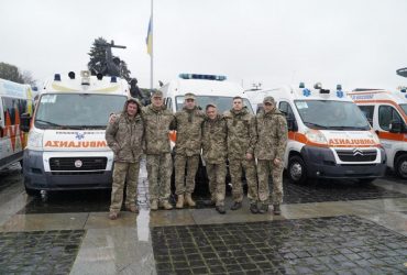 Бійці на передовій отримали радіаційні дозиметри та 10 швидких від Сталевого фронту
