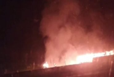 В РФ дотла выгорел цех по производству FPV-дронов: в сети назвали версии поджога