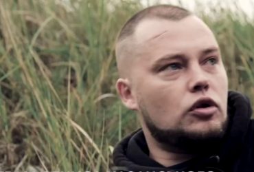 Замариновали как сувенир: оккупанты отрубили пленному руку с татуировкой Слава Украине