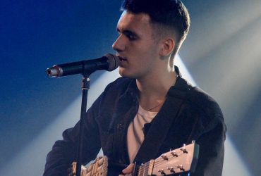 Кавер на хит Уночі на немецком языке разрывает сеть (видео)