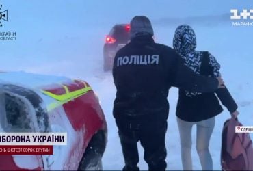 Света белого не видно: Киев накрывает мощный снежный шторм