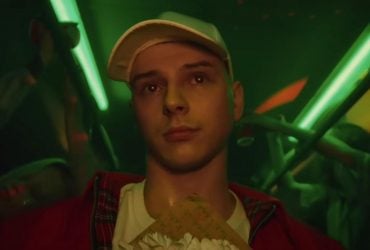 Відомий український співак одружується зі своєю дівчиною (фото)