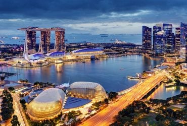 Сингапур первым в мире введет налог на авиатопливо: сколько заплатят пассажиры