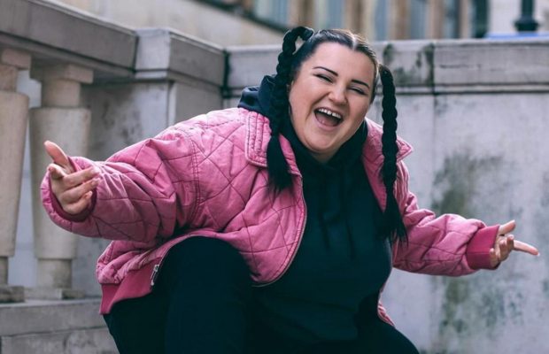 Украинская певица ошарашила признанием, как в детстве ее буллили родители (фото)