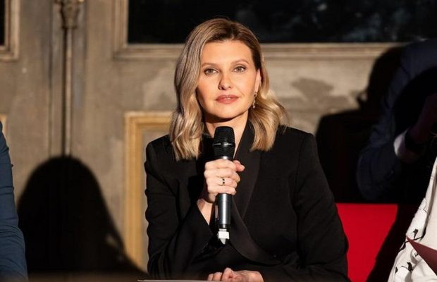 Елена Зеленская в роскошном костюме покорила Францию (фото)