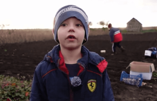 Автор хита "Скоро вже буде Пасха" покорил сеть новым роликом о Рождестве (видео)