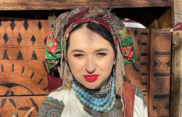 Популярна українська співачка стала зіркою крінжової реклами окупантів