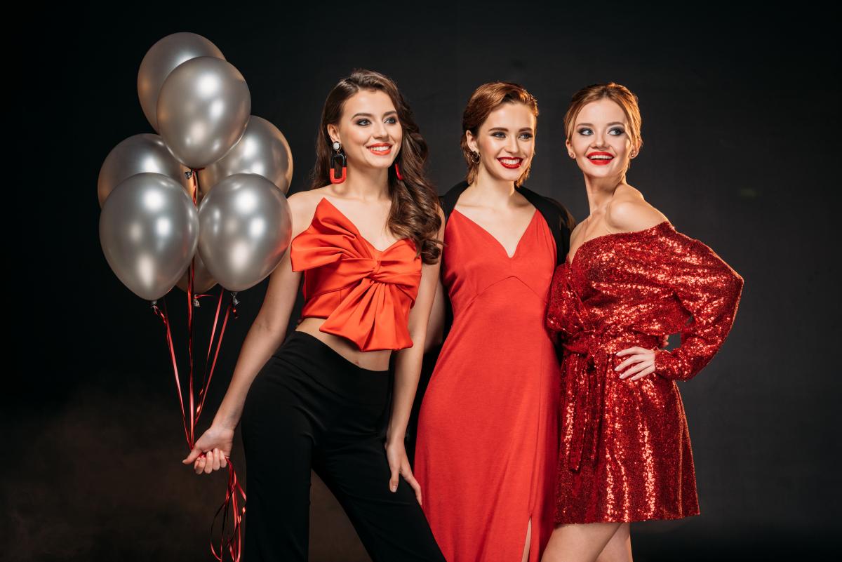 Новорічні сукні 2024 / фото ua.depositphotos.com Новорічні сукні 2024 / фото ua.depositphotos.com