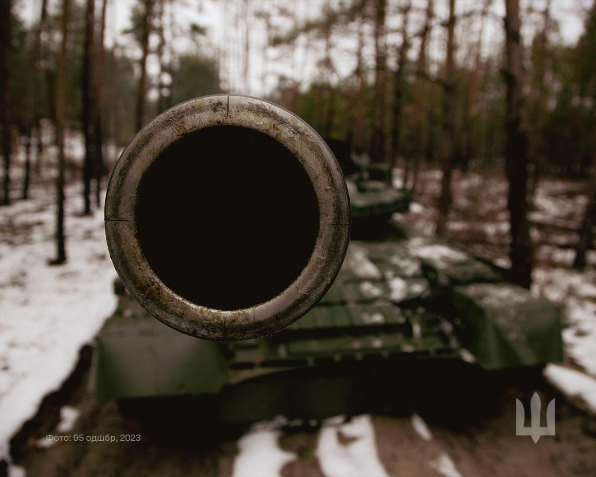 ЗСУ продовжують бити окупантів / фото 95 окрема десантно-штурмова бригада ЗСУ продовжують бити окупантів / фото 95 окрема десантно-штурмова бригада