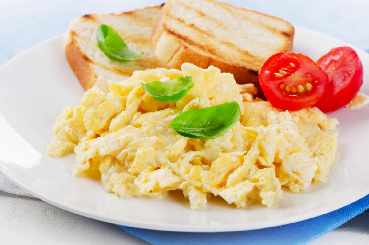 Такая яичница вкусная и полезная/ фото ua.depositphotos.com