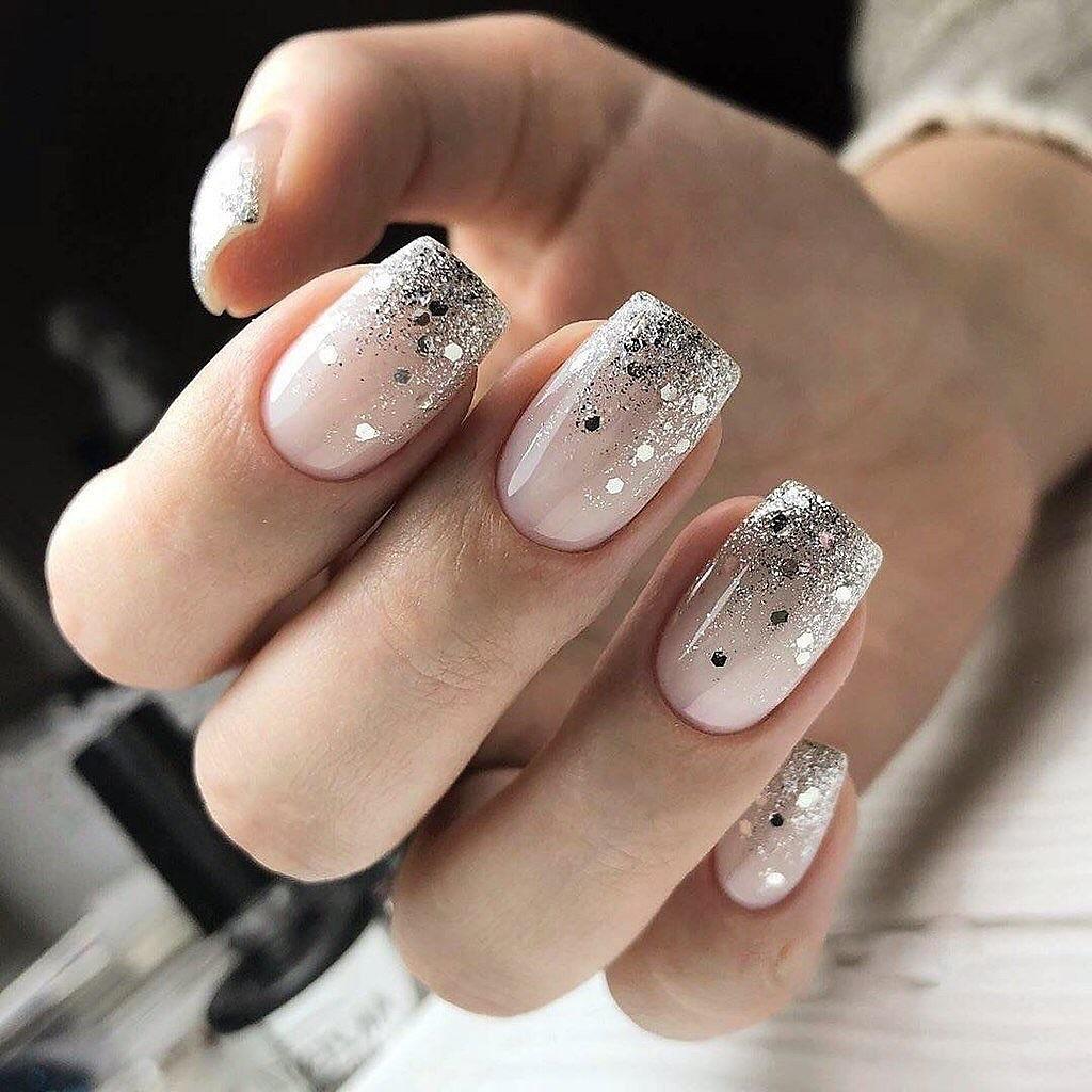 Маникюр с блестками может быть эстетичным / Скриншот Instagram Маникюр с блестками может быть эстетичным / Скриншот Instagram