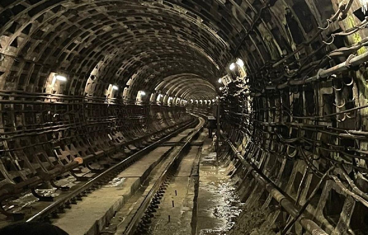 В Киеве показали аварийный тоннель метро / фото Киевская городская прокуратура В Киеве показали аварийный тоннель метро / фото Киевская городская прокуратура