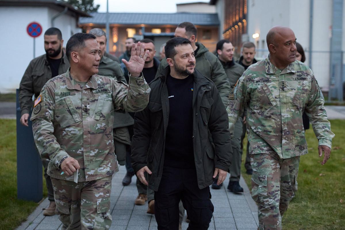 Зеленський побував у Вісбадені / фото twitter.com/ZelenskyyUa Зеленський побував у Вісбадені / фото twitter.com/ZelenskyyUa
