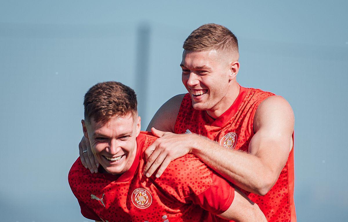 Виктор Цыганков и Артем Довбик / фото twitter.com/GironaFC Виктор Цыганков и Артем Довбик / фото twitter.com/GironaFC