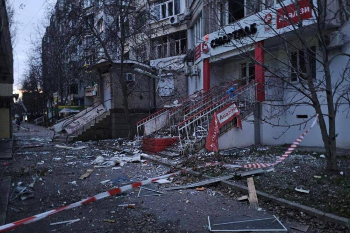Российские оккупанты вновь обстреляли Херсон и убили украинца / фото ілюстративне / t.me/ermaka2022 Российские оккупанты вновь обстреляли Херсон и убили украинца / фото ілюстративне / t.me/ermaka2022