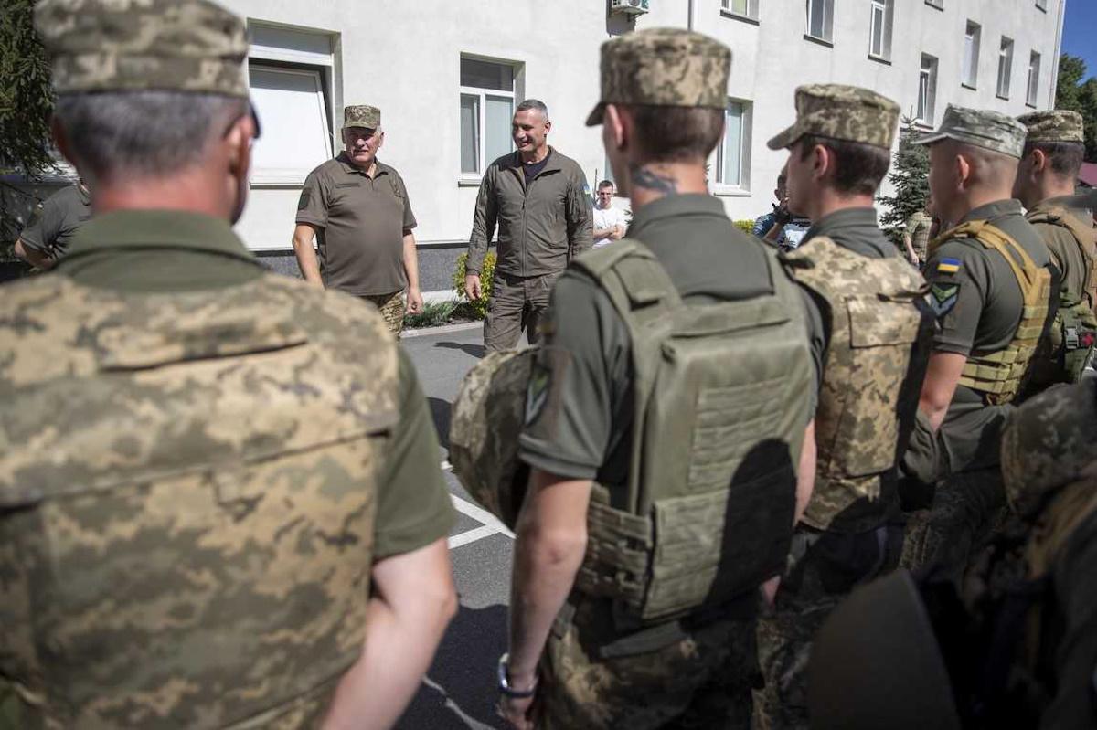 Бюджет Киева направит 7 миллиардов на нужды армии и военных Бюджет Киева направит 7 миллиардов на нужды армии и военных