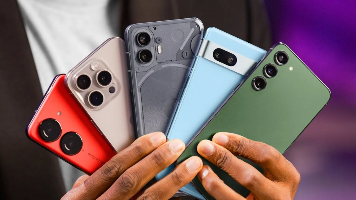 10 найкращих смартфонів 2023 року: Pixel 8, iPhone 15 Pro Max та інші / Скріншот з відео 10 найкращих смартфонів 2023 року: Pixel 8, iPhone 15 Pro Max та інші / Скріншот з відео