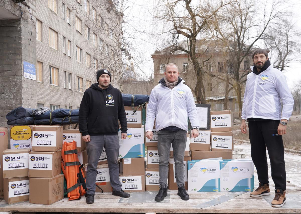 Наркозно-дихальний апарат на передову придбали БФ молодіжної ініціативи 'Надія', БФ HopeUA та Фонд Парамонова Наркозно-дихальний апарат на передову придбали БФ молодіжної ініціативи 'Надія', БФ HopeUA та Фонд Парамонова