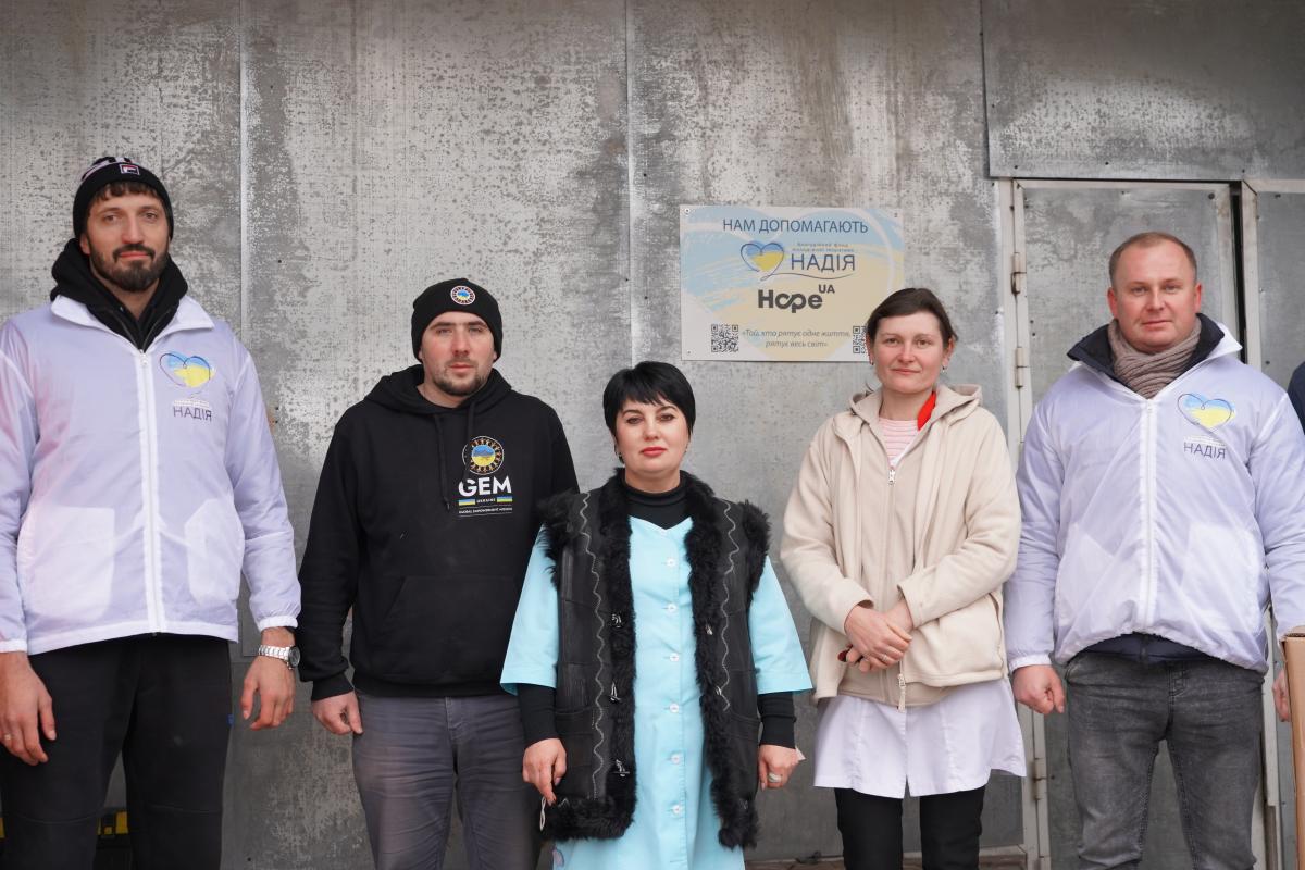 Наркозно-дихальний апарат на передову придбали БФ молодіжної ініціативи 'Надія', БФ HopeUA та Фонд Парамонова Наркозно-дихальний апарат на передову придбали БФ молодіжної ініціативи 'Надія', БФ HopeUA та Фонд Парамонова