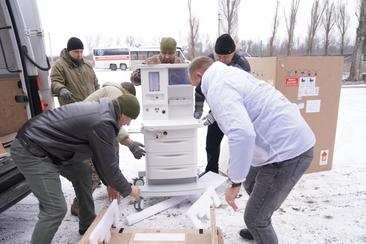 Наркозно-дихальний апарат на передову придбали БФ молодіжної ініціативи 'Надія', БФ HopeUA та Фонд Парамонова Наркозно-дихальний апарат на передову придбали БФ молодіжної ініціативи 'Надія', БФ HopeUA та Фонд Парамонова